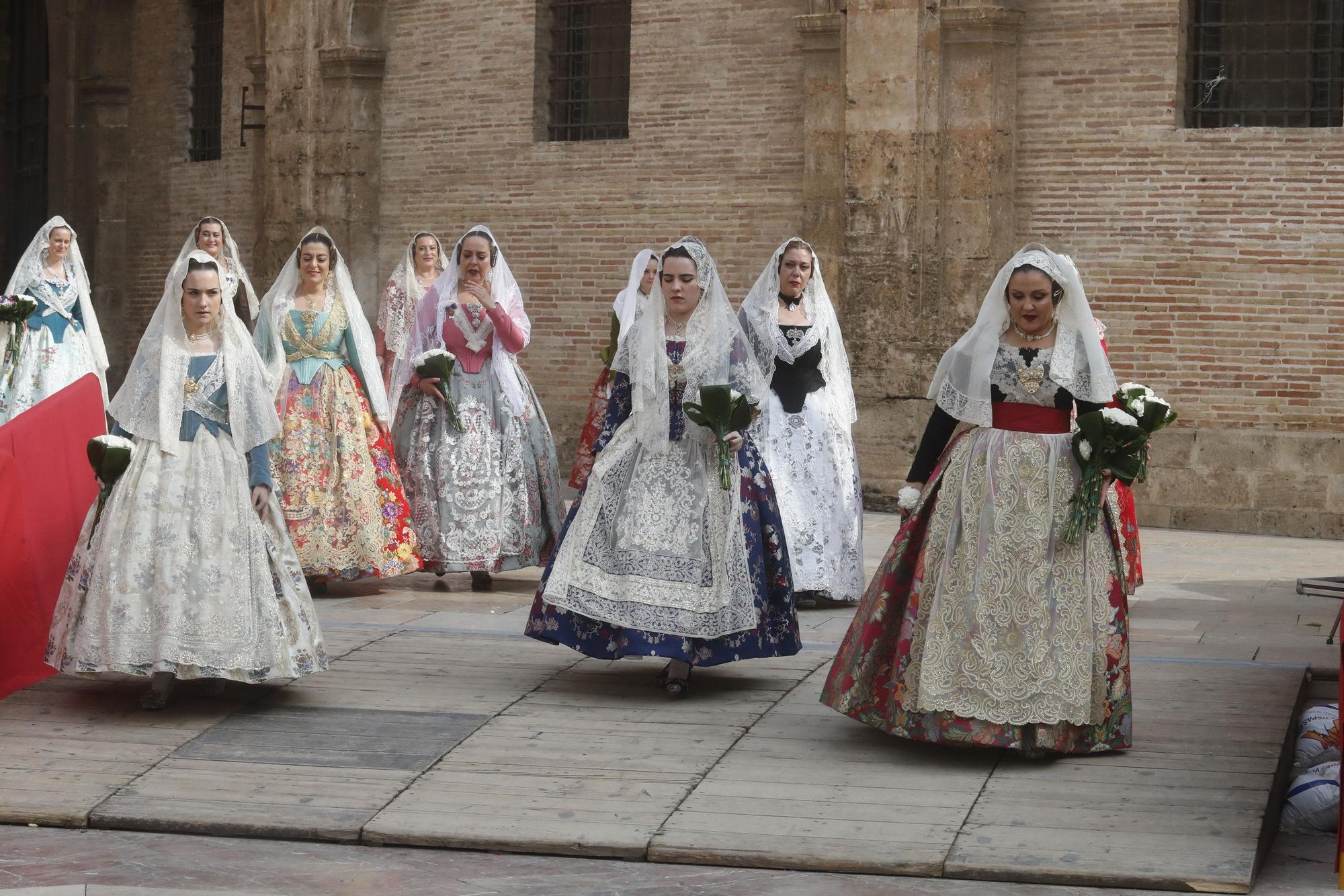 Búscate en el segundo día de ofrenda por la calle de la Paz (entre las 15:30 a las 17:00 horas)