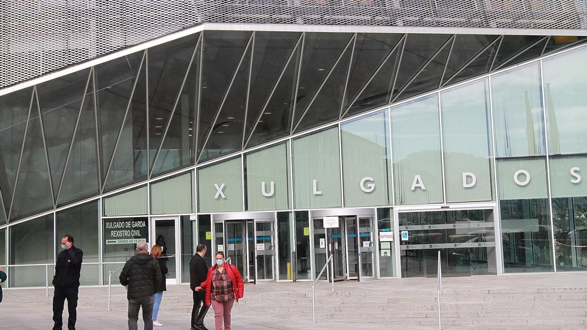 Entrada de los juzgados de Ourense