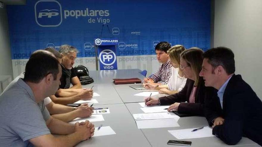 Garrido y Fidalgo se reunen con la Unión Federal de Policía. // FdV