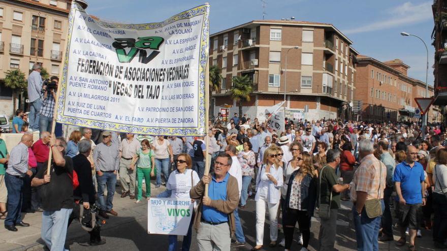 Carpio de Tajo reivindica el fin del trasvase, ante el mal estado del río