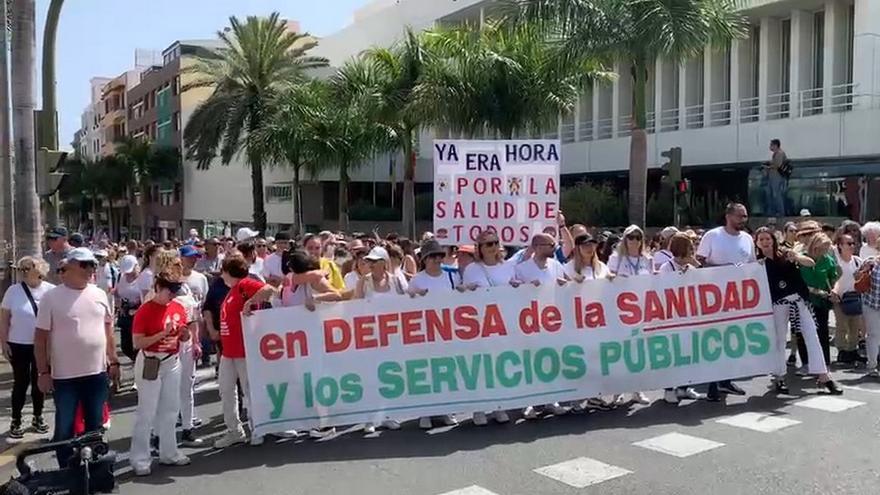 Canarias clama en la calle contra el deterioro de los servicios públicos