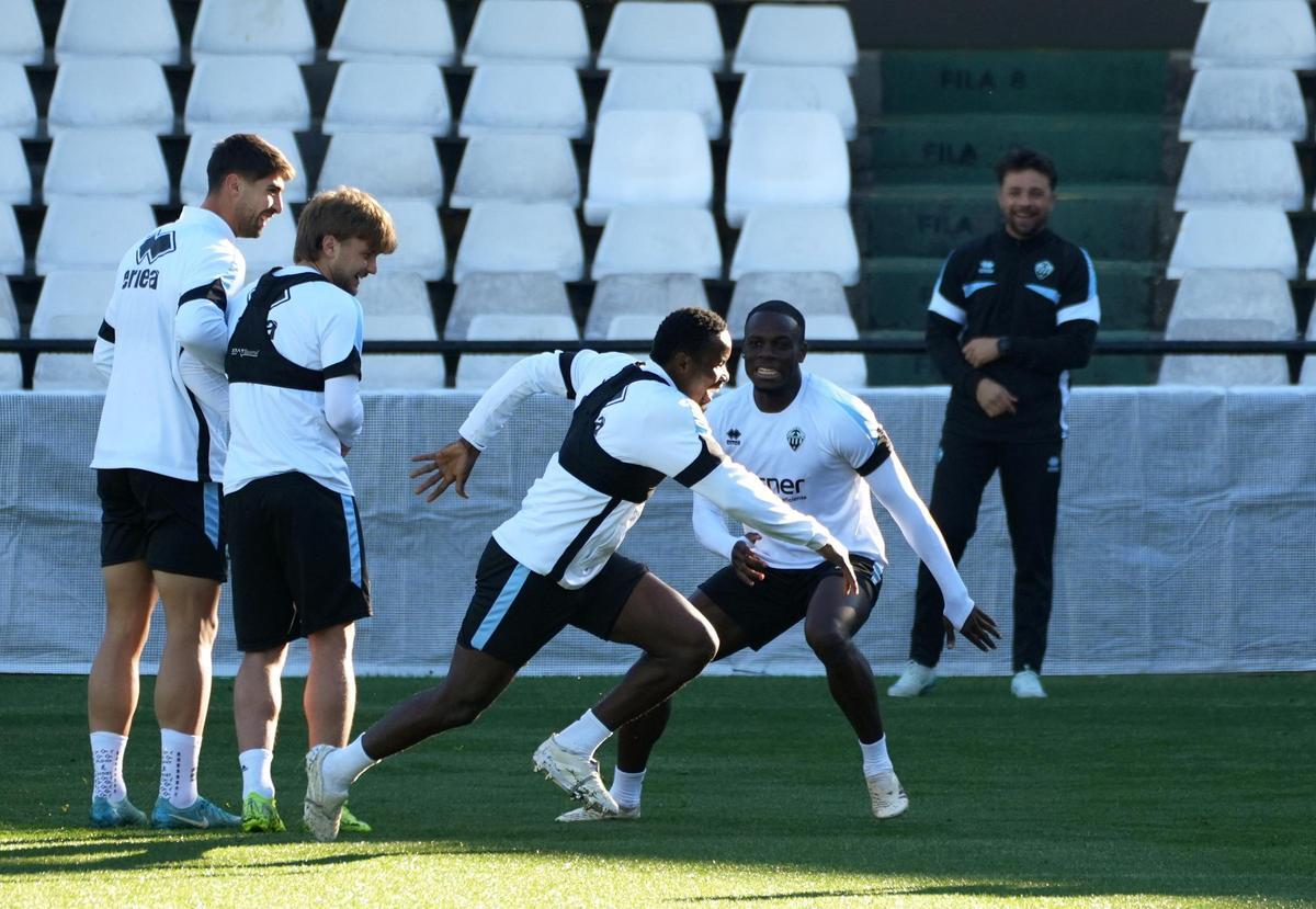 Galería | El entrenamiento del CD Castellón en imágenes, con el Leganés entre ceja y ceja