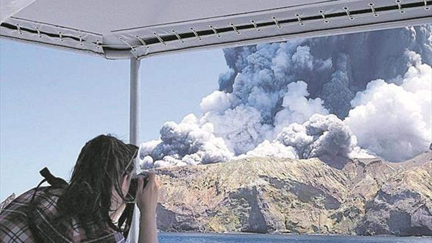 Sin signos de vida en una isla de Nueva Zelanda tras la erupción de un volcán