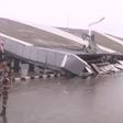 La marquesina de la Terminal 1 del aeropuerto de Nueva Delhi, derrumbada tras las fuertes lluvias.