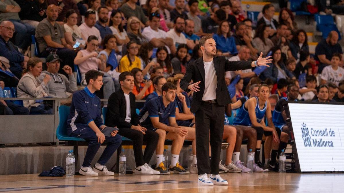 Alberto Antuña durante un partido de Azulmarino.