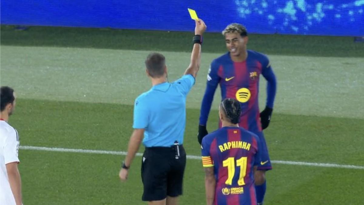 Koundé reaviva la lucha por la Champions