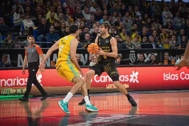 El partido La Laguna Tenerife CB Canarias-CB Gran Canaria, en imágenes