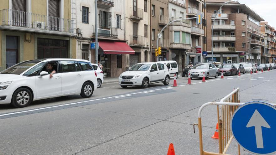 Cues aquest dimecres al migdia a la carretera de Vic. S&#039;ha eliminat el gir a l&#039;esquerra per anar cap a la Sagrada Família