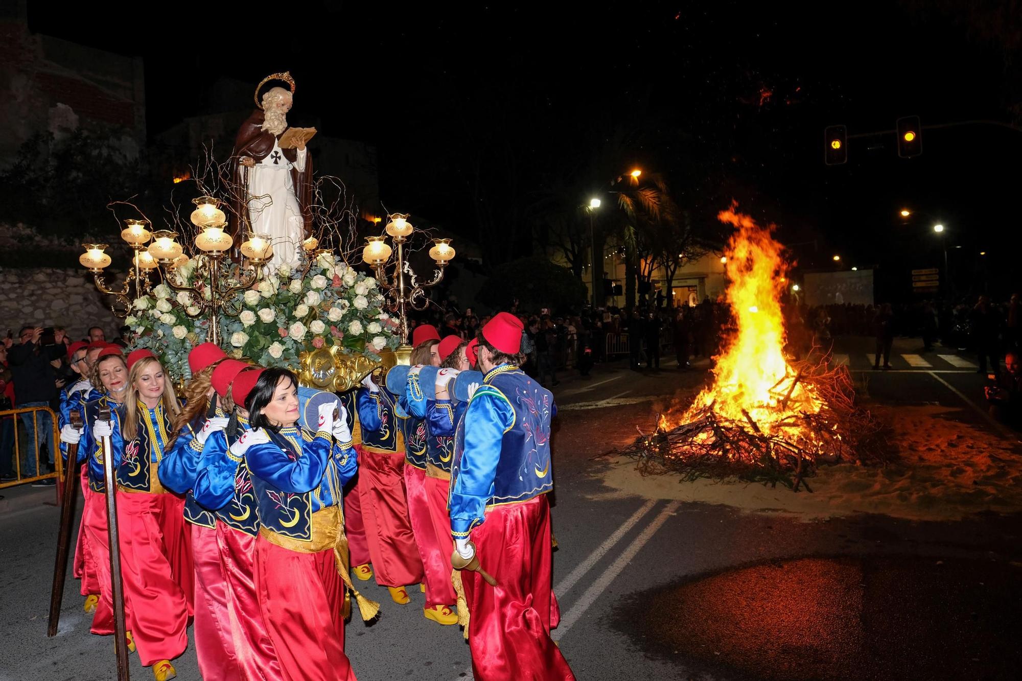 Así fue la última media fiesta de Elda el día de San Antón de 2020 dos meses antes de irrumpir la pandemia de Covid-19