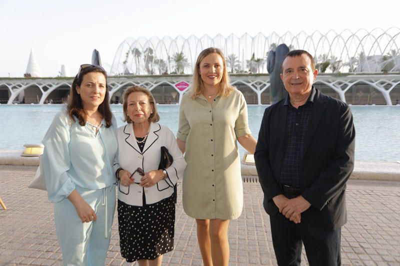 Hortensia Herrero y Jaume Plensa inauguran la exposición de esculturas del barcelonés en la Ciudad de las Artes