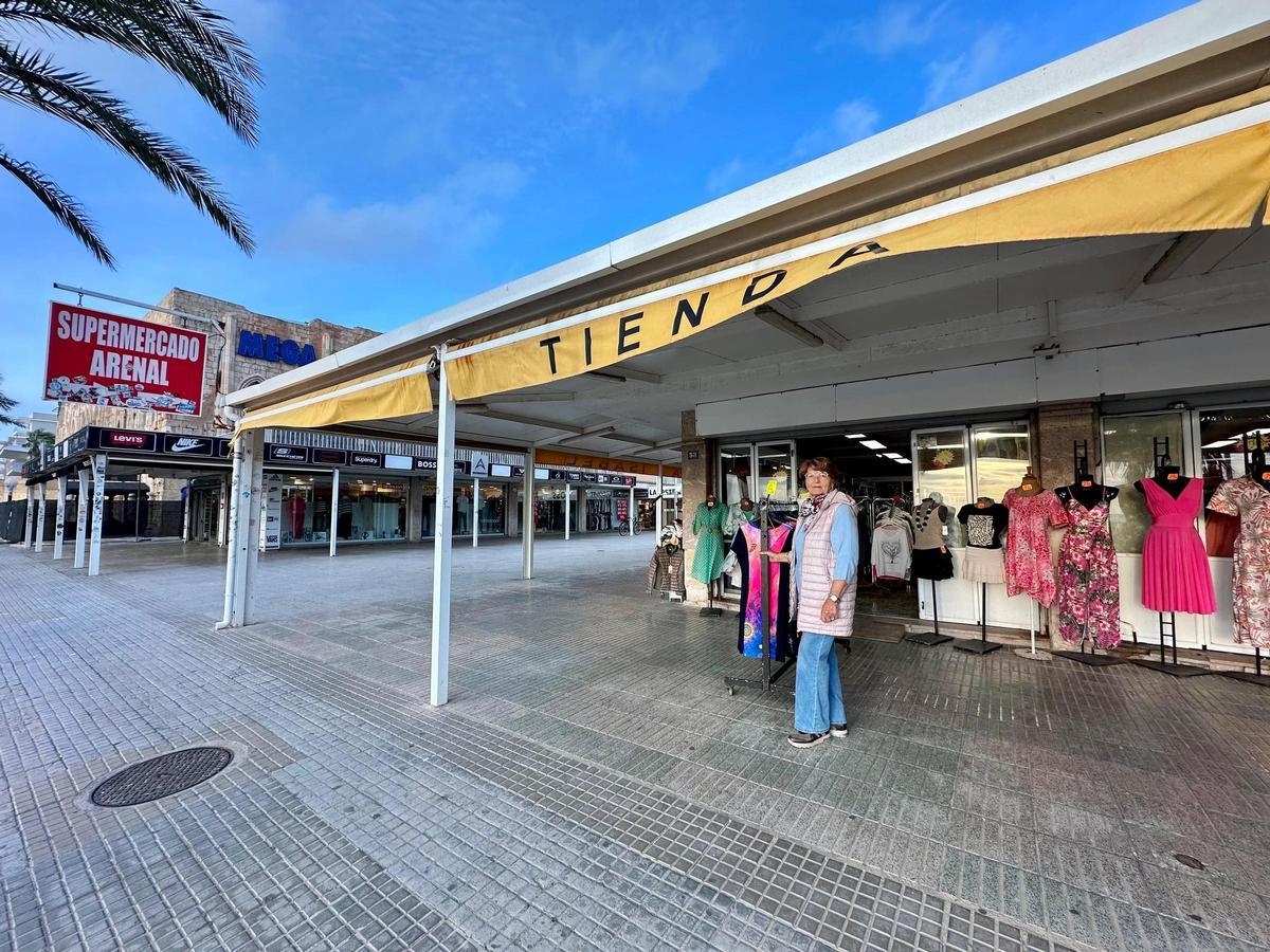 Die Boutique "Isabel" liegt direkt neben dem Megapark an der Promenade der Playa de Palma.