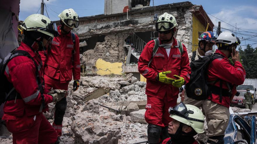 Ciudad de México busca supervivientes entre los escombros