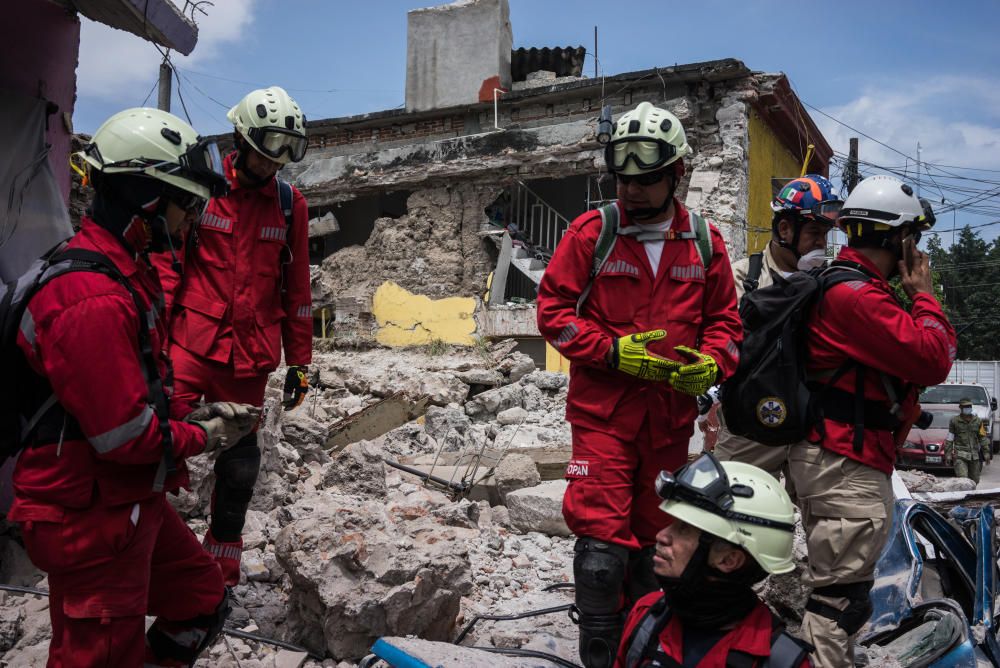 Ciudad de México busca supervivientes entre los escombros