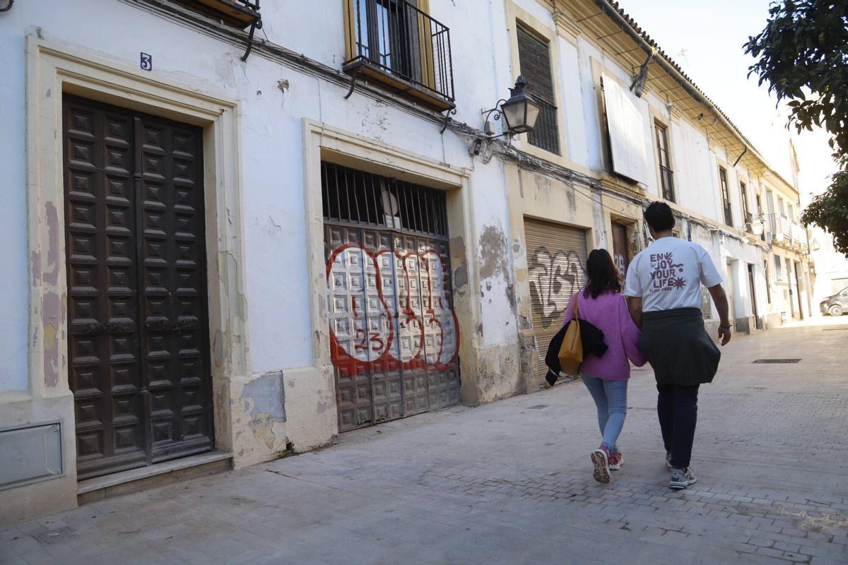 Fachada de las viviendas abandonadas en San Agustín.
