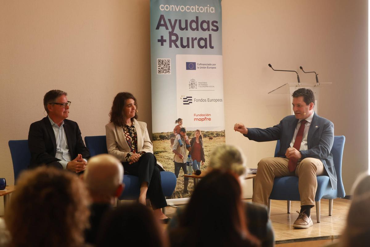 La Infanta Elena visita Oviedo y rompe una lanza en defensa de los pueblos de Asturias