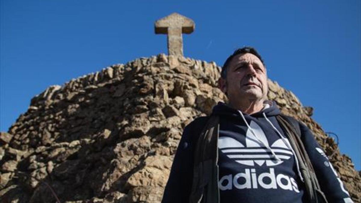 Rodrigo Arroyo, en el parque Güell, adonde acude cada día.