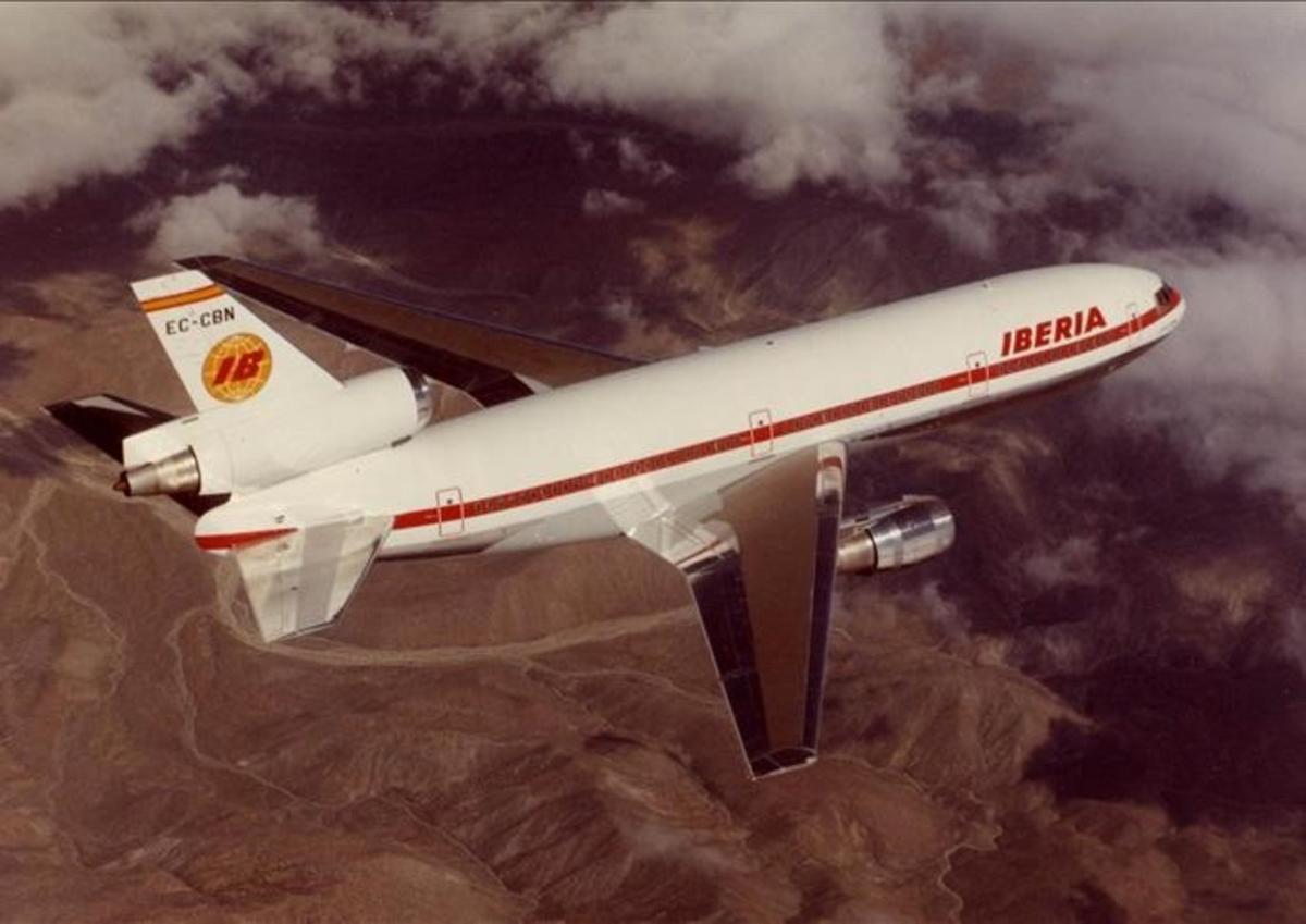 Un avión de los años 70 de la aerolínea Iberia. Un avión de los años 70 de la aerolínea Iberia.
