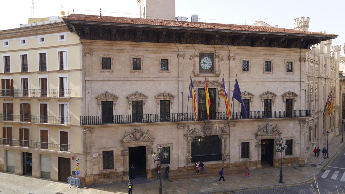Fachada del Ayuntamiento de Palma, en Cort.