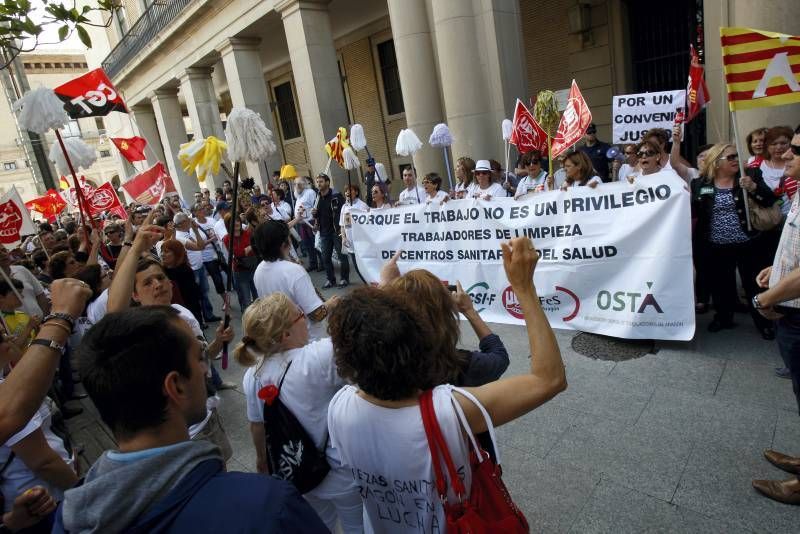 Fotogalería:  Manifestación en favor de los trabajadores de limpieza