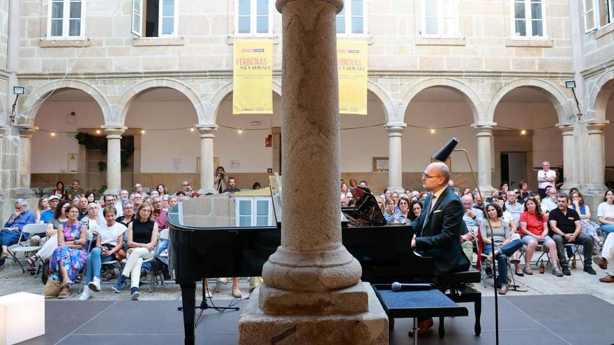 Concierto del pianista Alejo Amoedo dentro del ciclo «Verbenas na Caridade» organizado por la Orquesta Clásica de Vigo