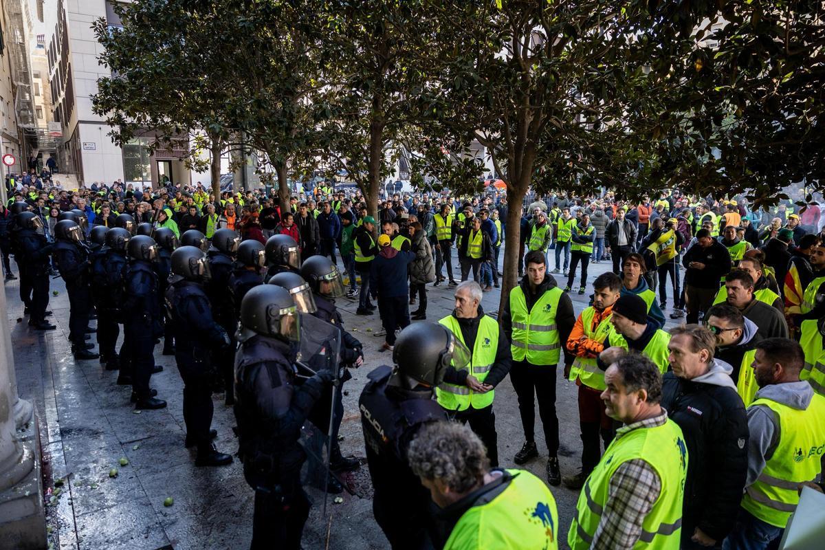 En imágenes | Los tractores vuelven a las calles de Zaragoza dos años después