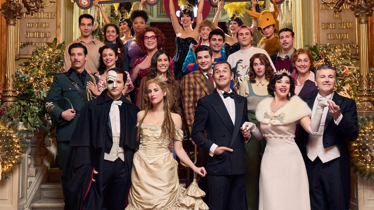 Una veintena de intérpretes de los musicales de Barcelona celebran el inicio de la Navidad