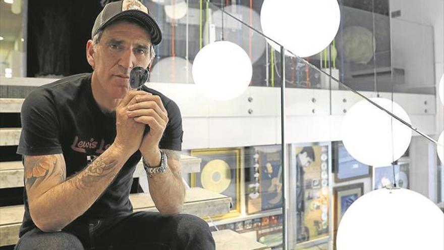 Mikel Erentxun: «Nunca pensé dedicarme a la música, pero ahora vivo de lo que me gusta»