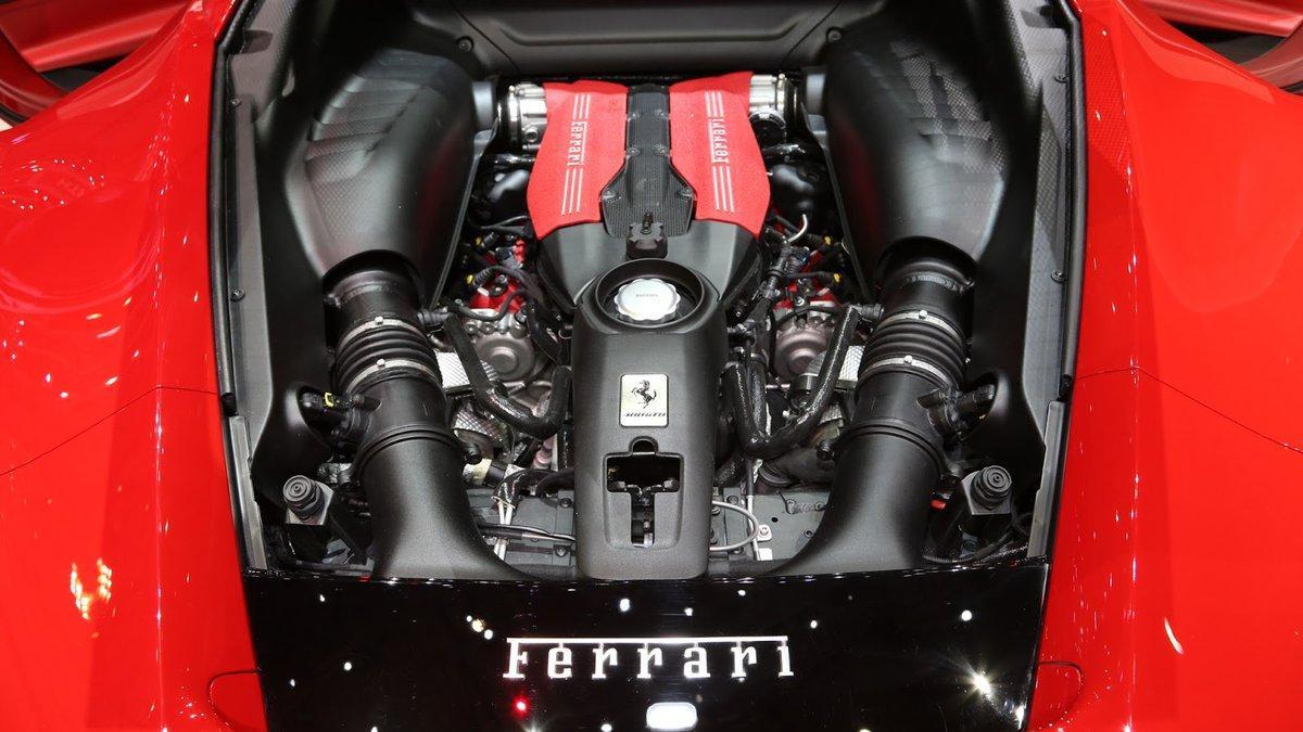 V8 de 3.9 litros y doble turbo en el Ferrari 488 GTB.
