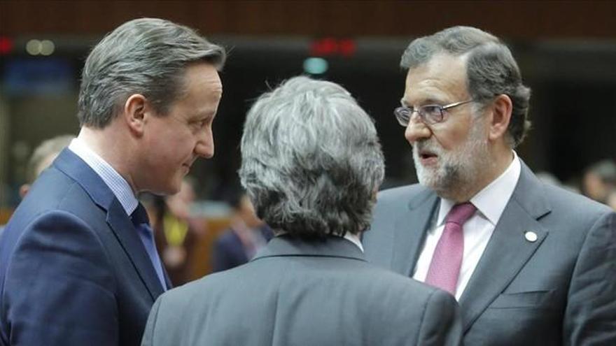 Rajoy, a Cameron: &quot;Lo más probable es que haya elecciones el 26 de junio&quot;
