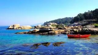 La isla gallega donde Luis Zahera planea su jubilación: un paraíso de playas de arena blanca en el corazón de las Rías Baixas