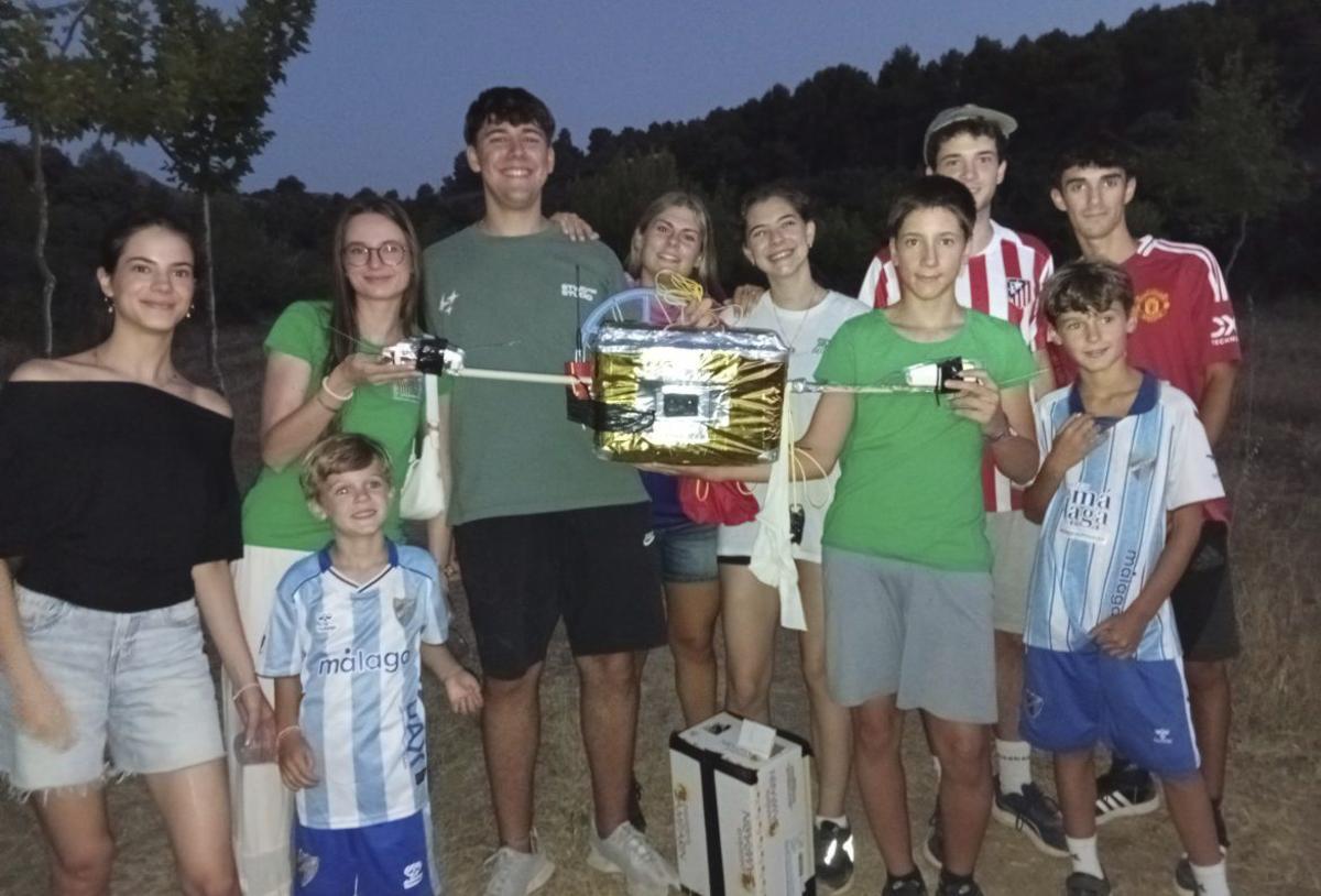 La sonda cayó en Encinacorba donde la recogieron un grupo de jóvenes.