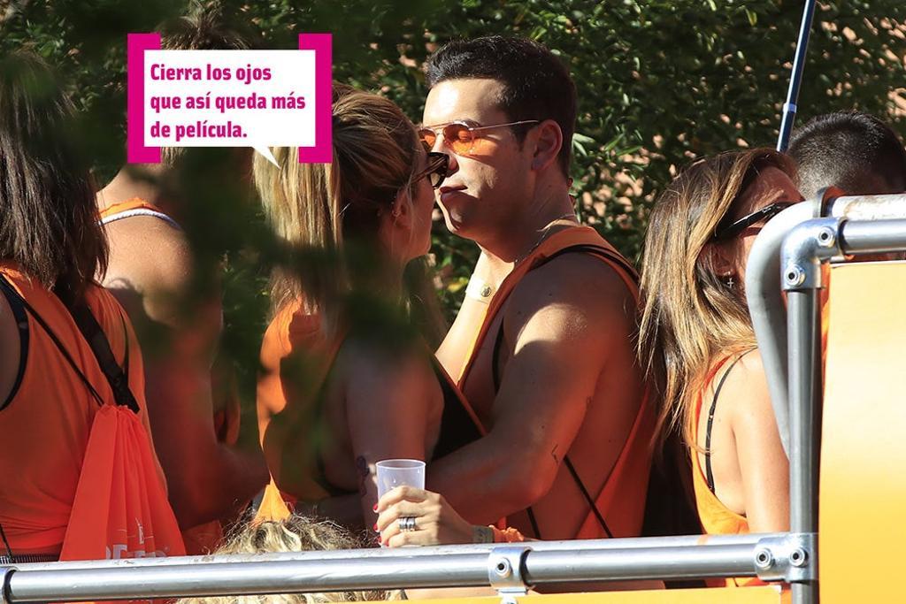 Blanca Suarez y Mario Casa en el Orgullo en Madrid