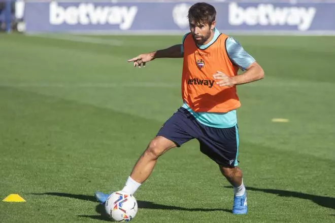 Quico Catalán se acerca a Buñol al entrenamiento