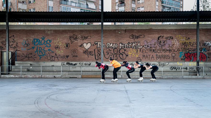 Entrenament a la pista de la Font dels Capellans del Club Patinatge Artístic Manresa