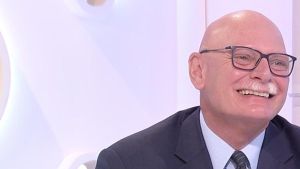 Hoffman insta que Barcelona lideri la investigació en bateries de mòbils