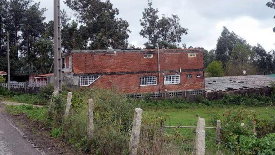 La Guardia Civil acudió al asentamiento de etnia gitana en Postemirón, Vilaboa.  // R. Vázquez