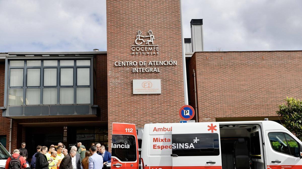 La presentación en Cocemfe de tres ambulancias mixtas especialmente adaptadas para personas con ELA, obesidad mórbida y otros perfiles con necesidades asistenciales complejas, llevada a cabo el pasado mes de marzo.