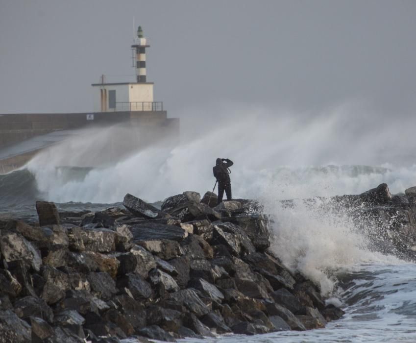 Temporal de viento y oleaje en Asturias