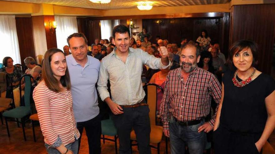 Louzao, García, Casares, González Aller y Alonso, ayer, antes de comenzar el mitin. // Bernabé/Javier Lalín