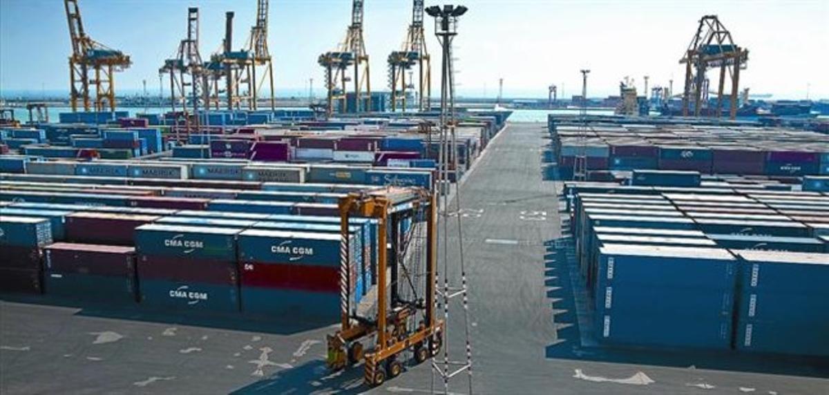 Terminal de contenidors al Puerto de Barcelona. Terminal de contenidors al Puerto de Barcelona.