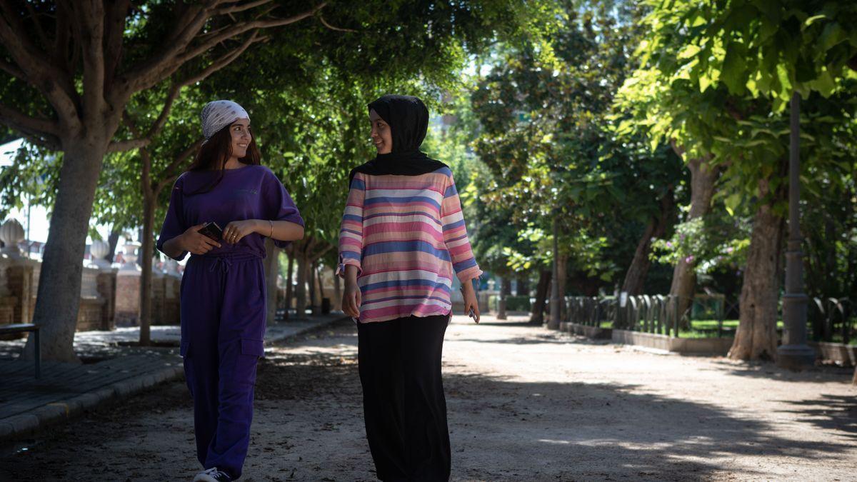 Mitra y Marwa, las hijas Mellizas de Jamila que tienen 17 años.