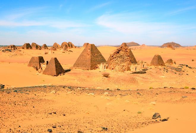Meroe cuenta con gran parte de las pirámides del país.