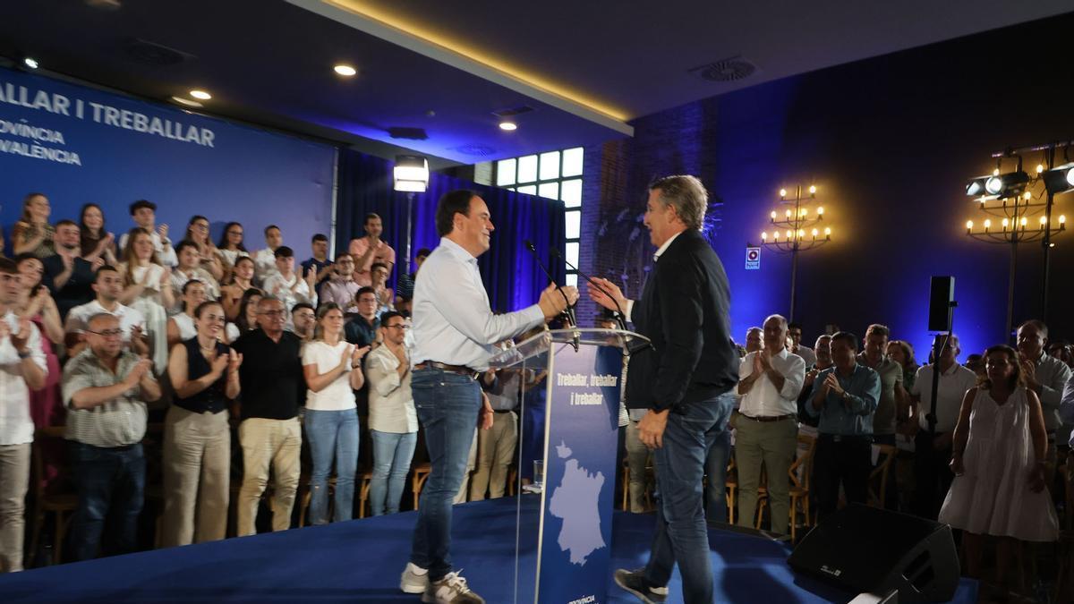 Feijóo, Llorca y Mompó en el almuerzo del PP en Sueca