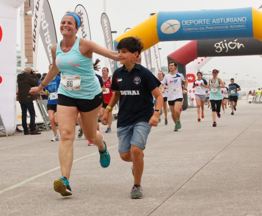 Participantes en la carrera "Dona vida"