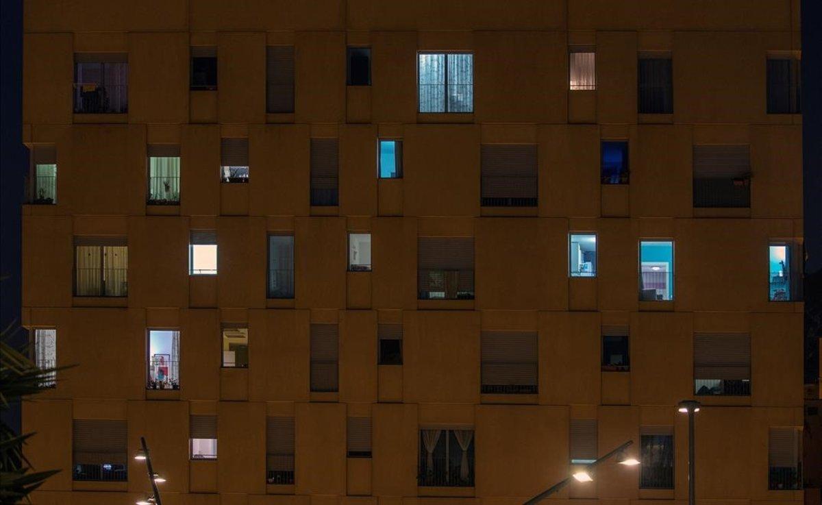 Edificio de viviendas en Ciutat Meridiana, Barcelona.