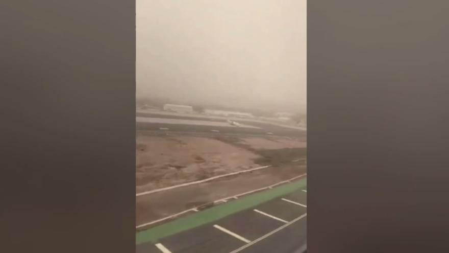 Así se ve la calima en Canarias durante un vuelo