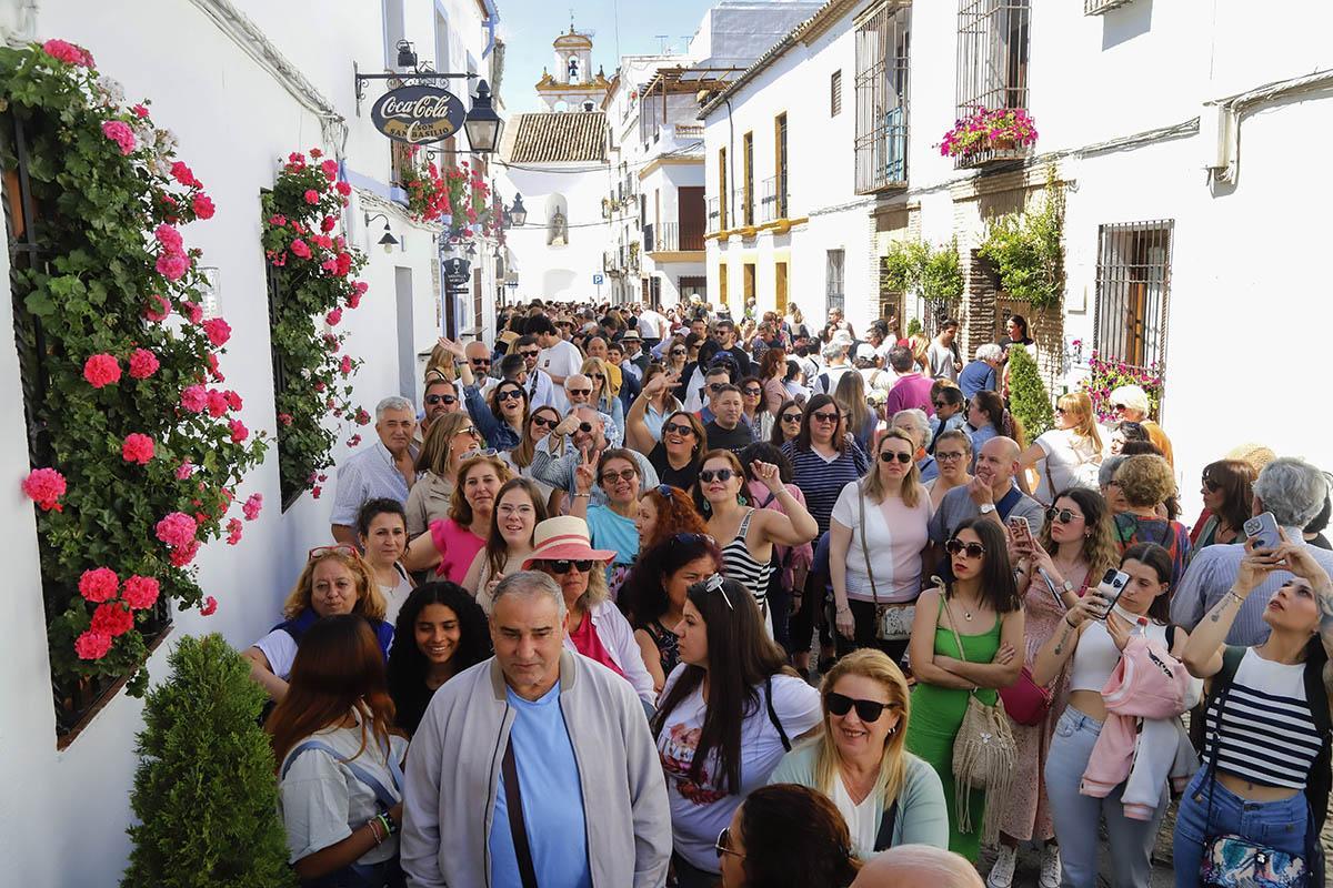 Grandes colas en para visitar los patios del barrio de San Basilio
