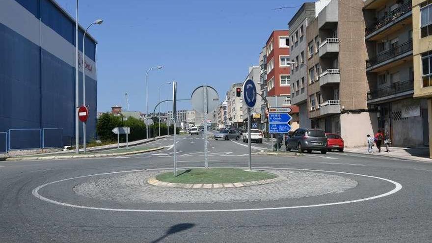 Vista de la rotonda de Pescanova, ubicada en la avenida de Finisterre de Arteixo.