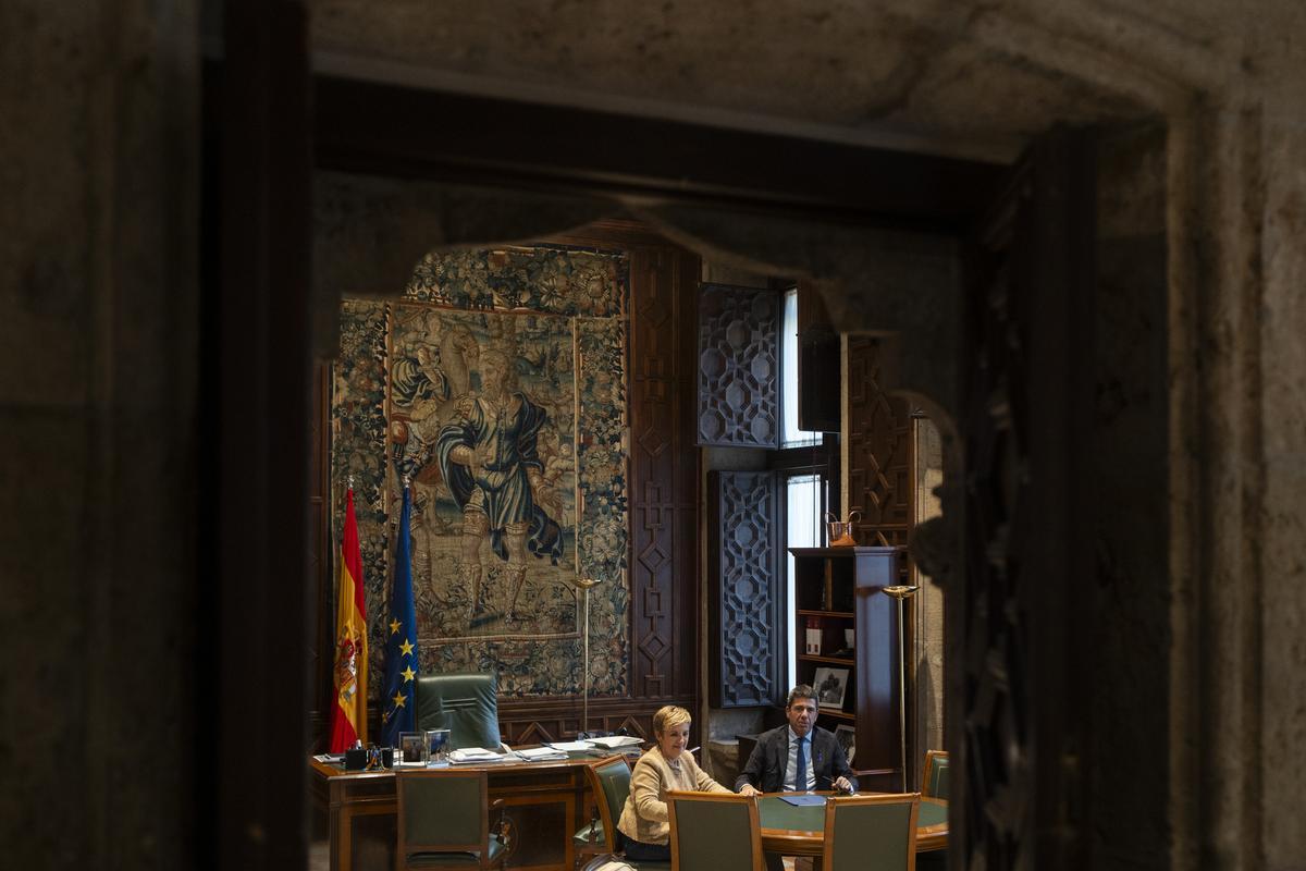 El president Carlos Mazón, reunido este lunes en el Palau con Marián Cano, nueva consellera de Industria.