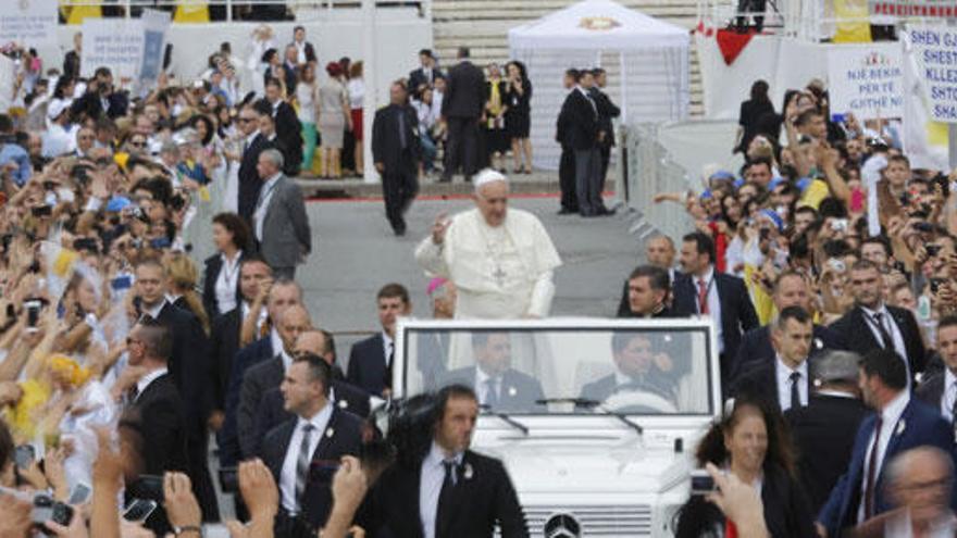 El Papa dice que el terrorismo no puede escudarse en Dios